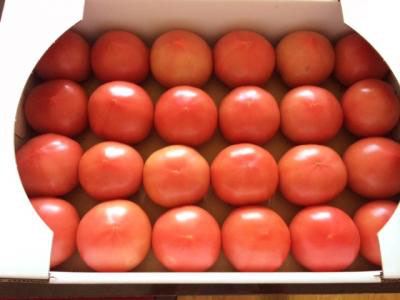 箱入りトマト